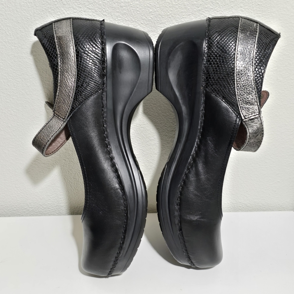 Metallic Black MaryJane stylis Wedge clogs ankle strap roundtoe naturally classy
